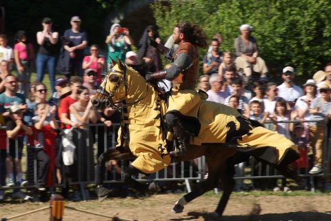 Bail-filles-25-12